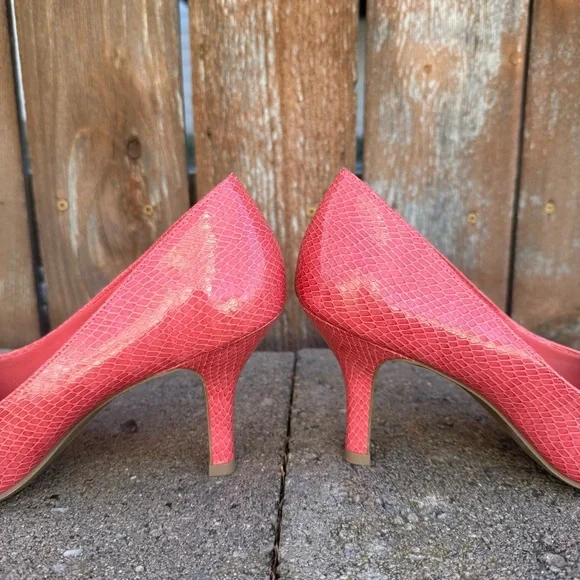 COMFORT PLUS Women’s Pink Coral Pointer Toe Snake Print Pump Heel Size 8.5 - Picture 10 of 12